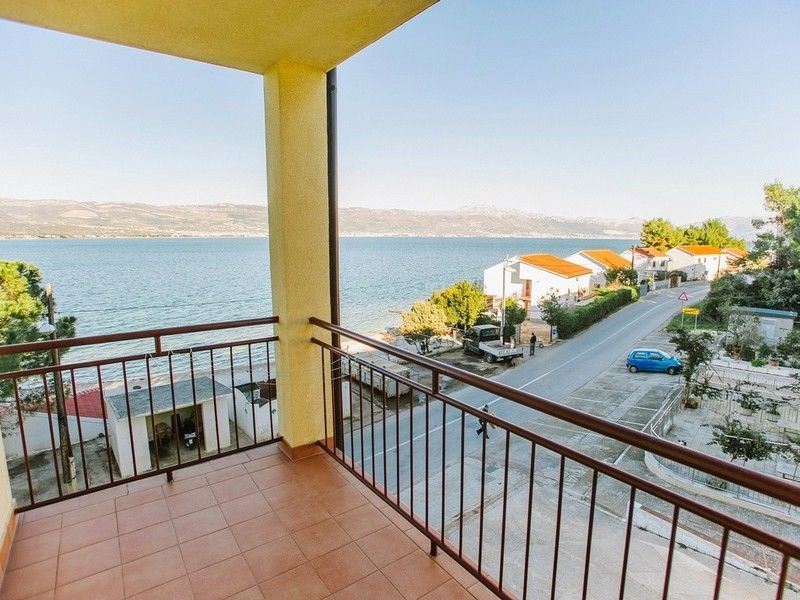 Villa Malo More Arbanija Extérieur photo